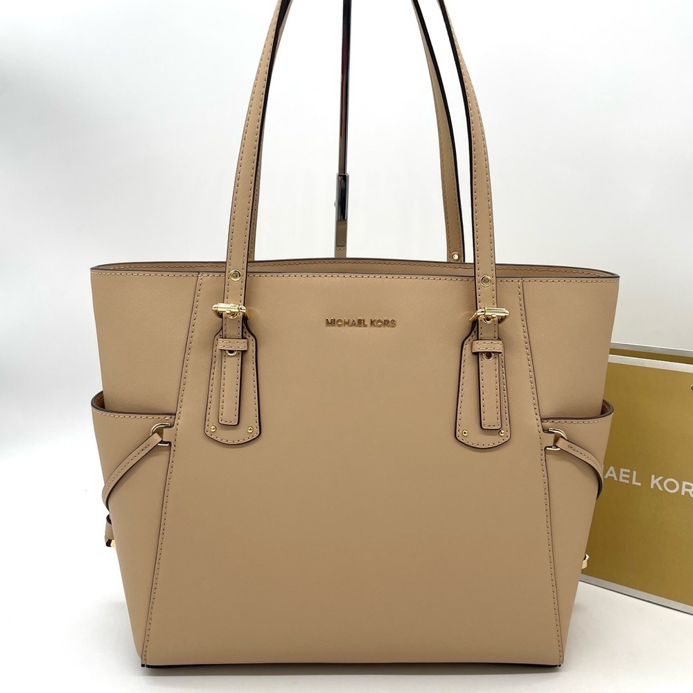 Michael Kors Voyager East West Tote Bag - Picture 2 of 12